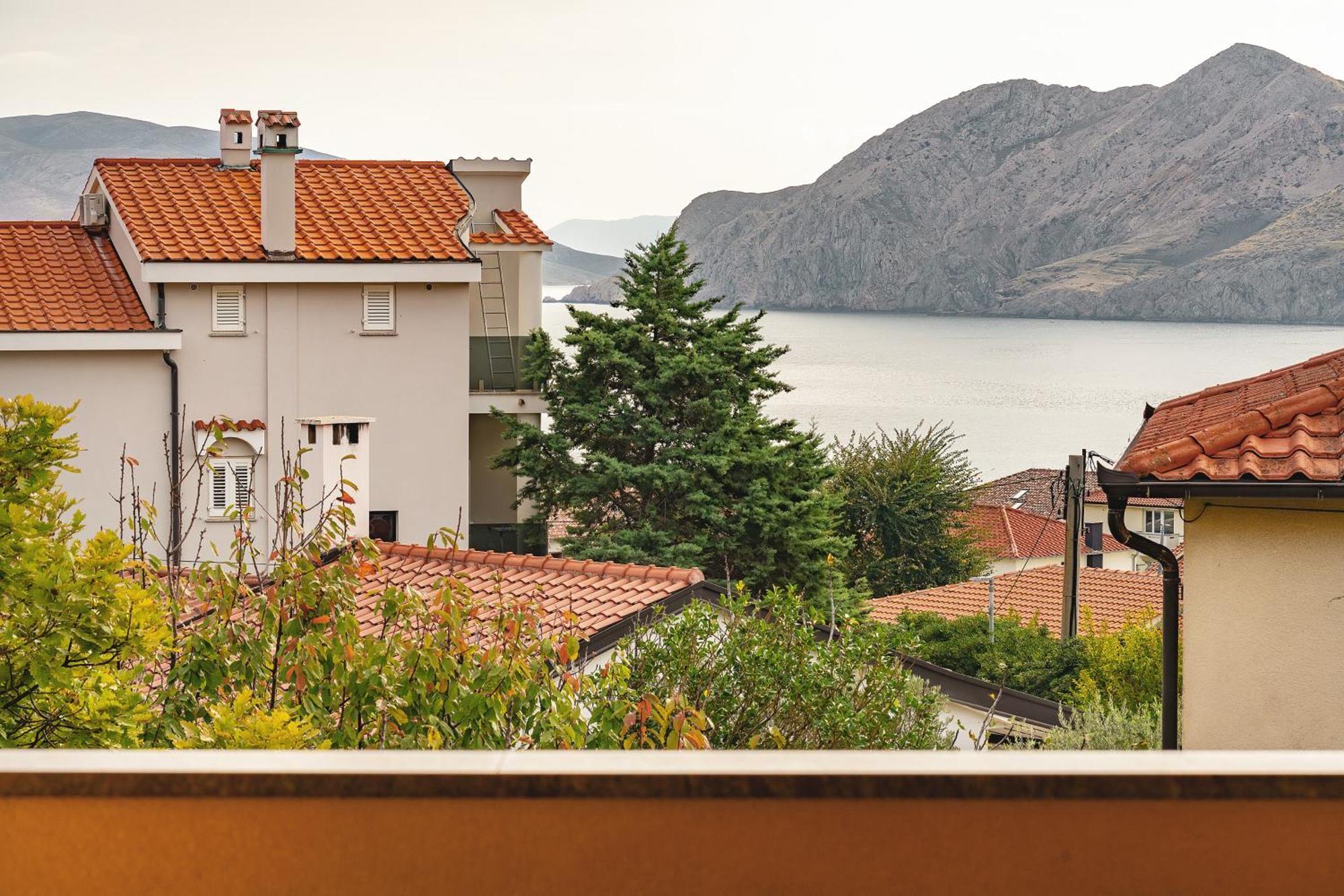 Dujmovic With Terrace Appartamento Baška