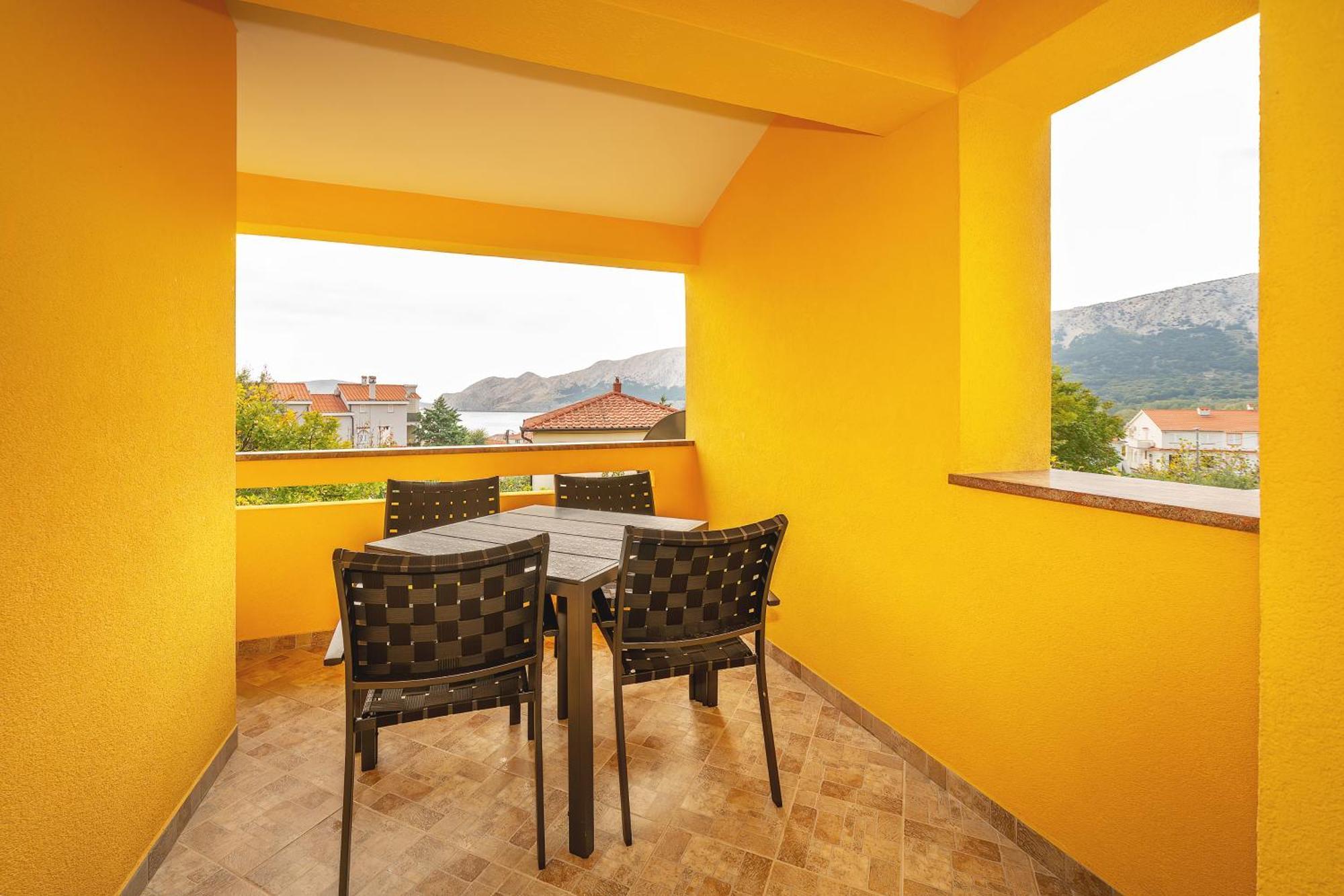 Appartamento Dujmovic With Terrace Baška