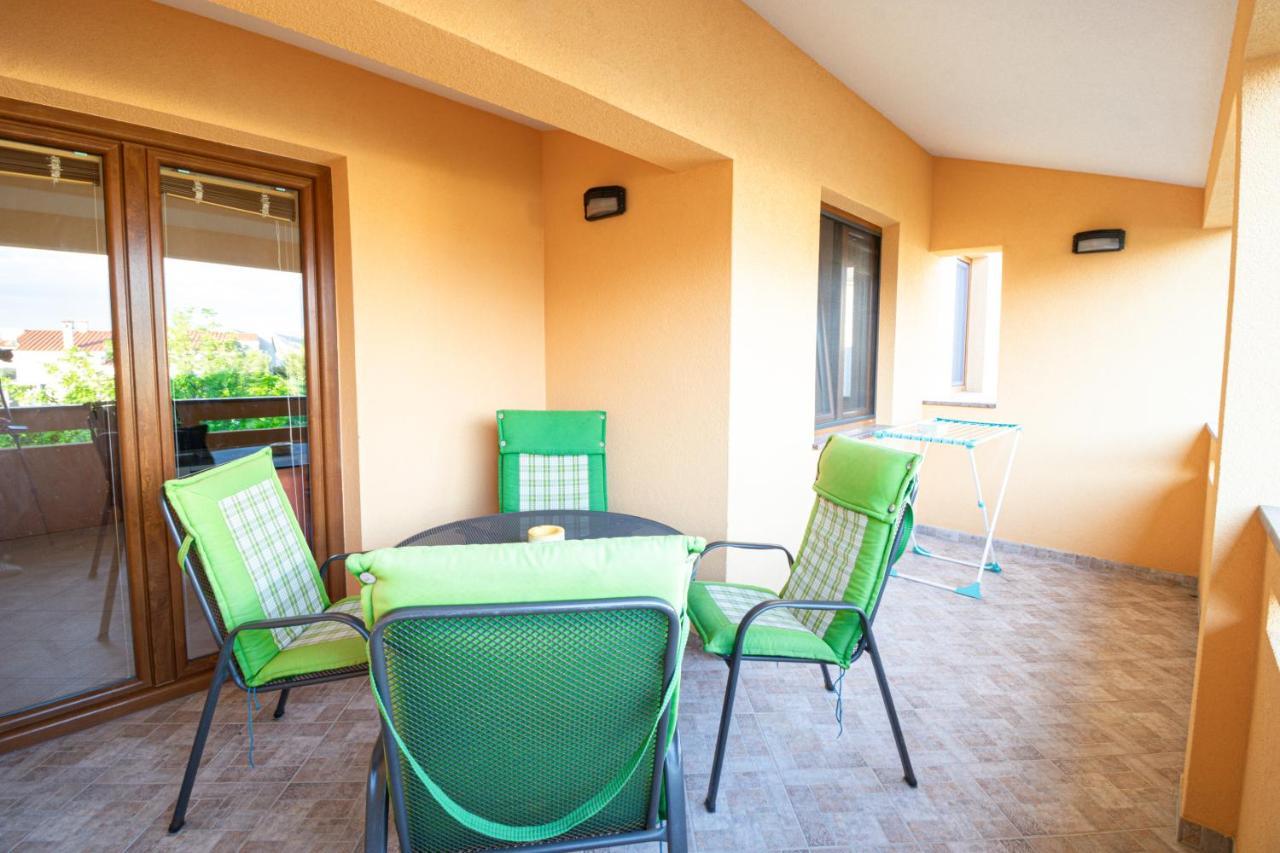 Appartement Dujmovic With Terrace *